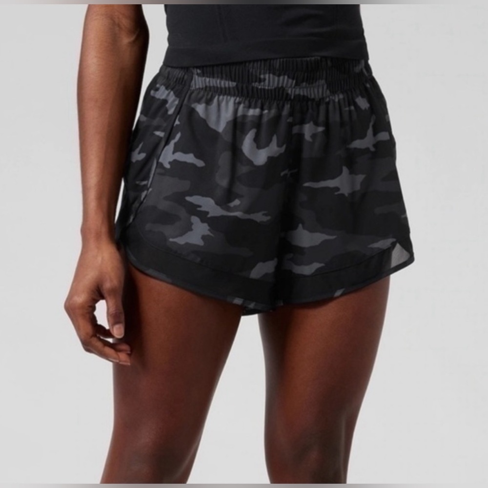 Athleta Printed Mesh Racer Run Shorts 4” Size XS